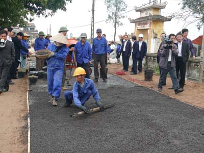 Xây dựng đường GTNT ứng dụng công nghệ vật liệu mới Mô hình cần được nhân rộng
